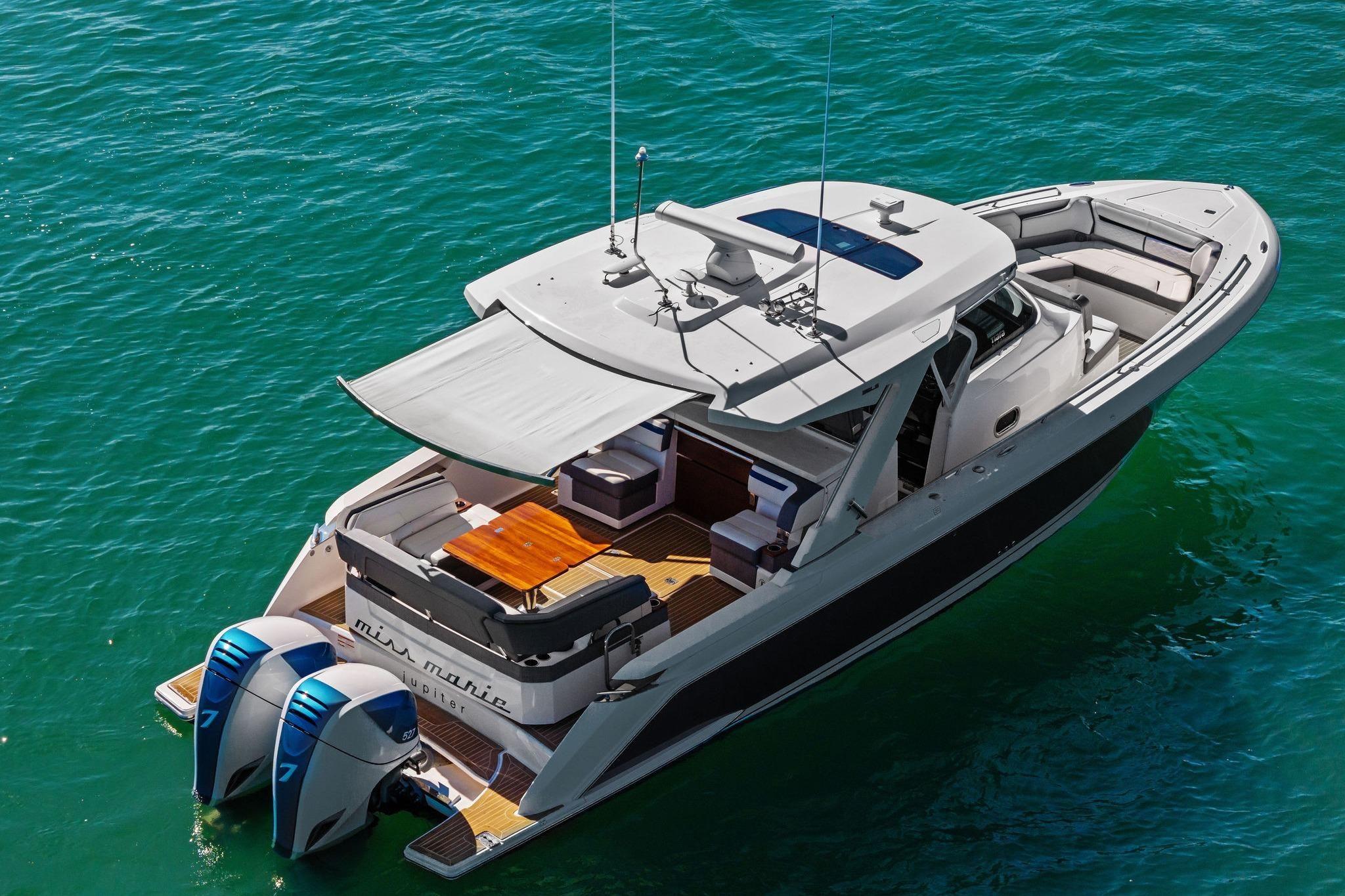 Tiara Yachts 38LS te koop