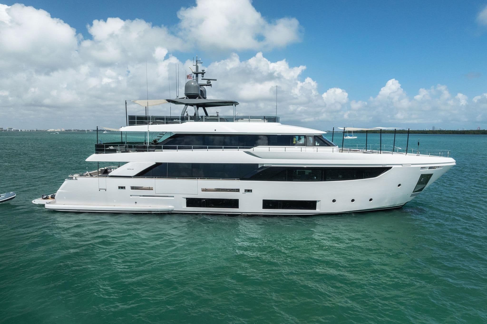 2023 Custom Line Navetta 33 zum Verkauf in Miami, Florida Megayacht 3