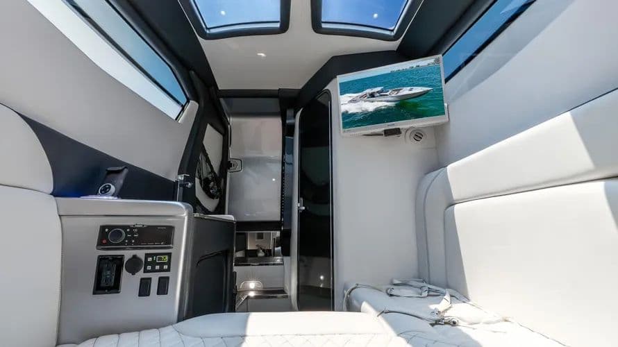 2018 Nor-Tech 560 Sport for Sale in Fort Lauderdale, Florida Center Console 1