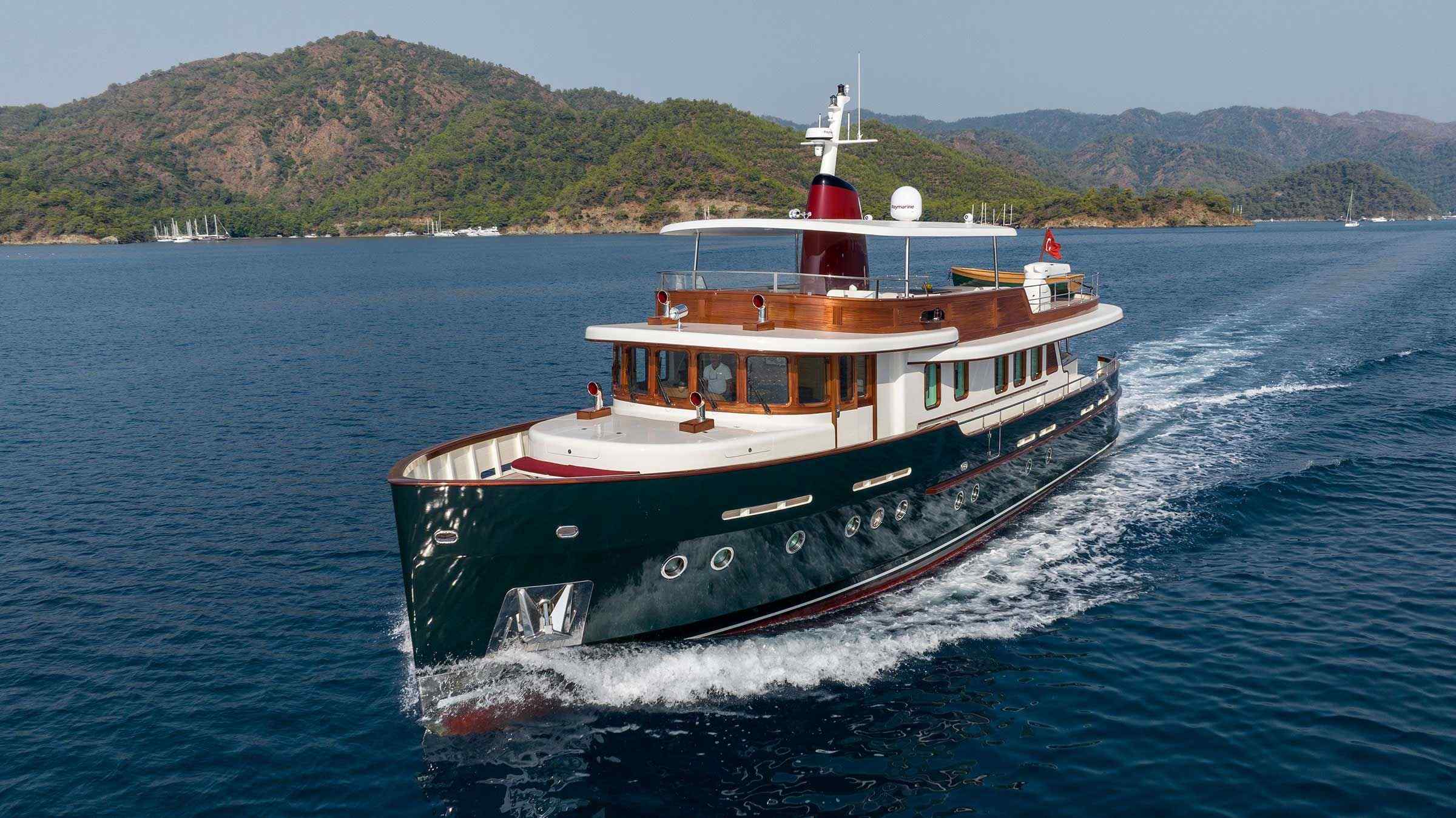 Yacht