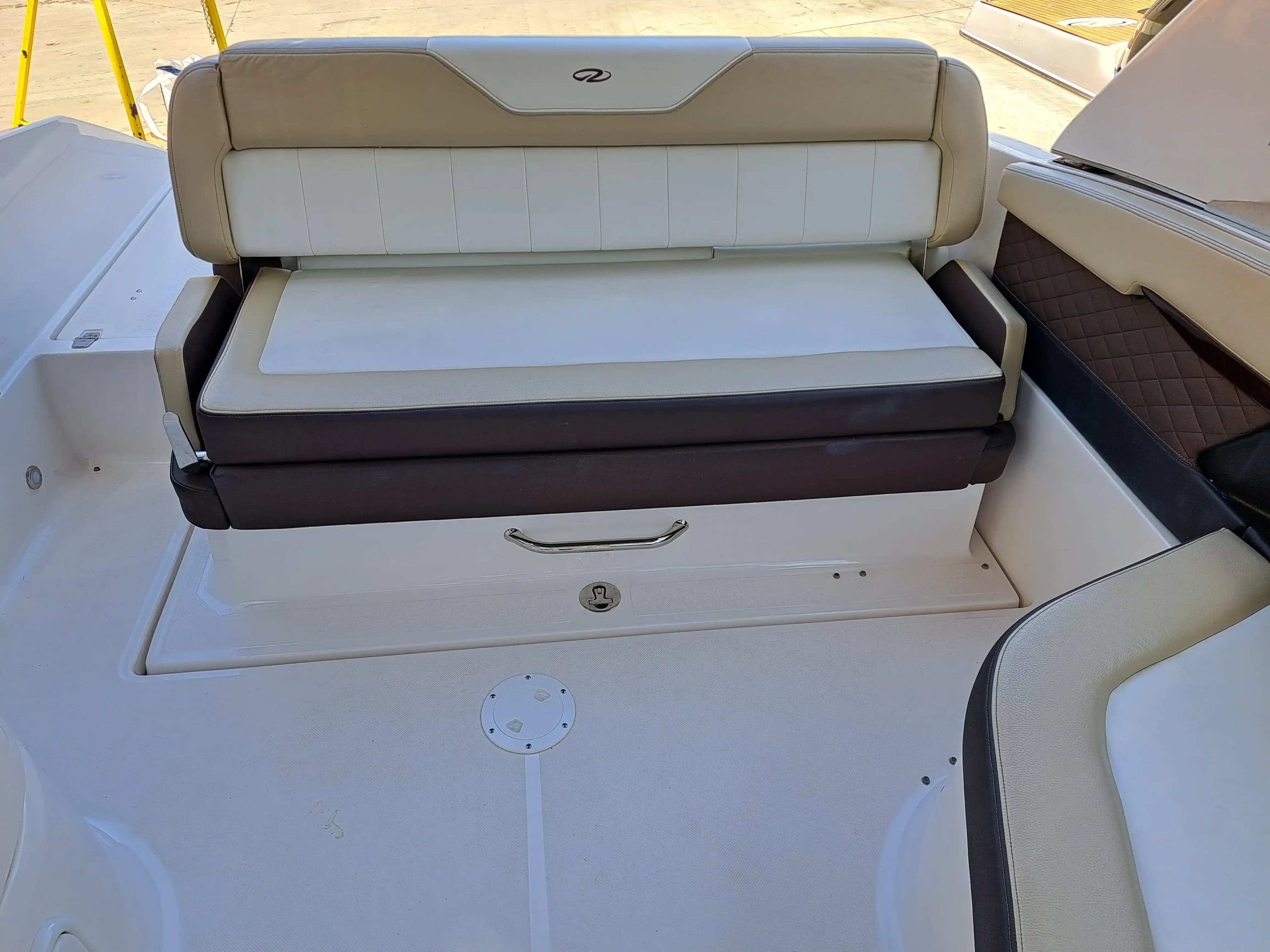 2014 Regal 2700 Bowrider for Sale in North Miami, Florida Bowrider 5