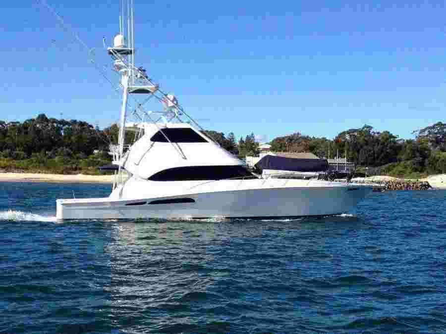2004 Riviera 58 Enclosed Flybridge