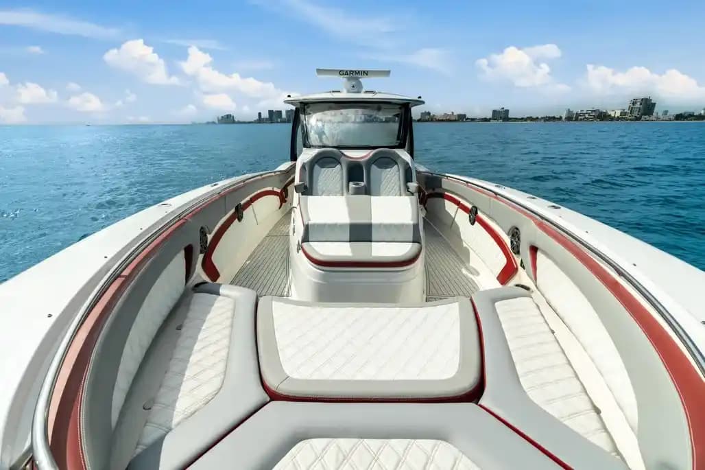 2017 MTI V-42 Verkauft in Fort Lauderdale, Florida Center Console 3