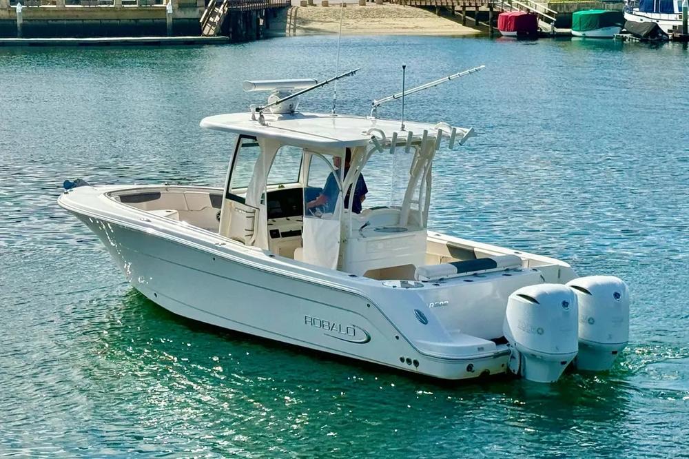 2017 Robalo R302