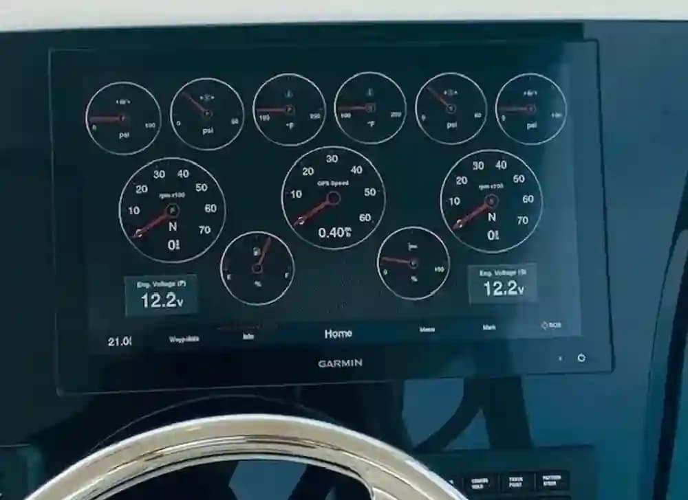 Cobia 330 DC à vendre