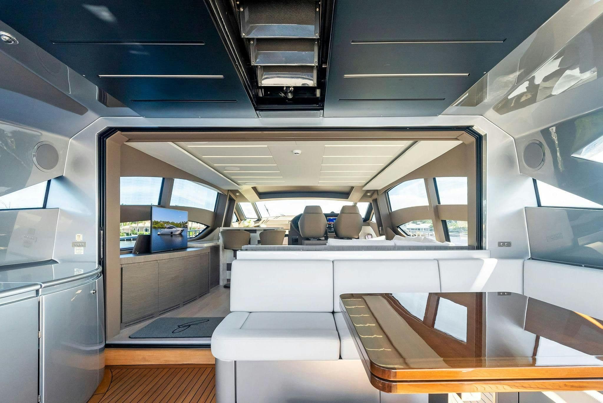2021 Pershing 74 te koop in North Palm Beach, Florida Motor Yacht 2