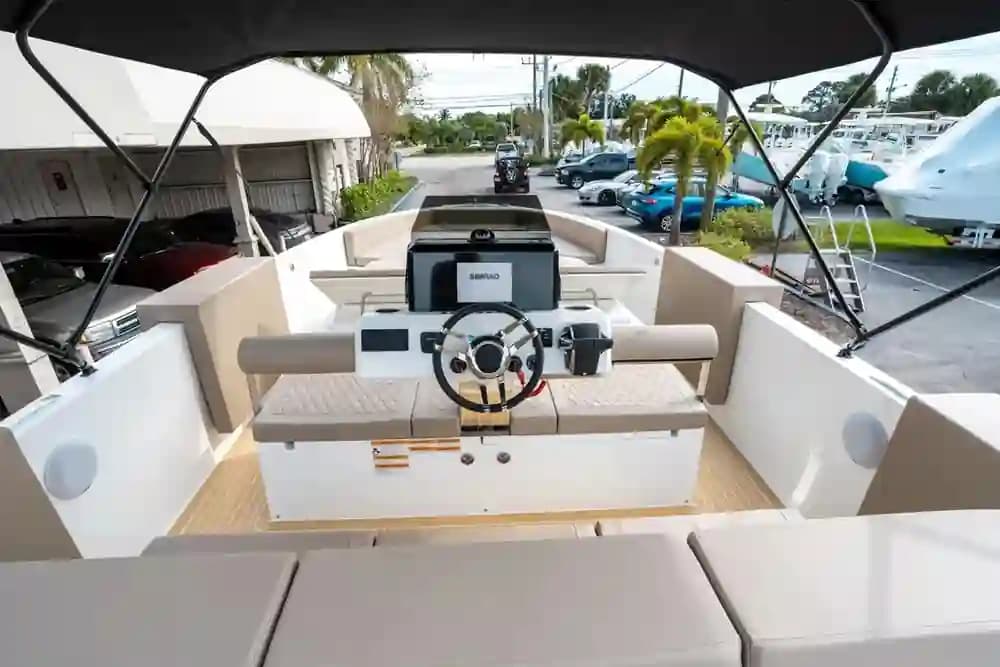 2025 De Antonio Yachts D28 Deck Sold in Miami, Florida Center Console 5