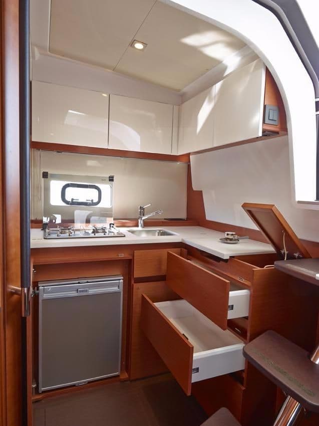 2018 Jeanneau Leader 40 à vendre à Miami, Florida Express Cruiser 5