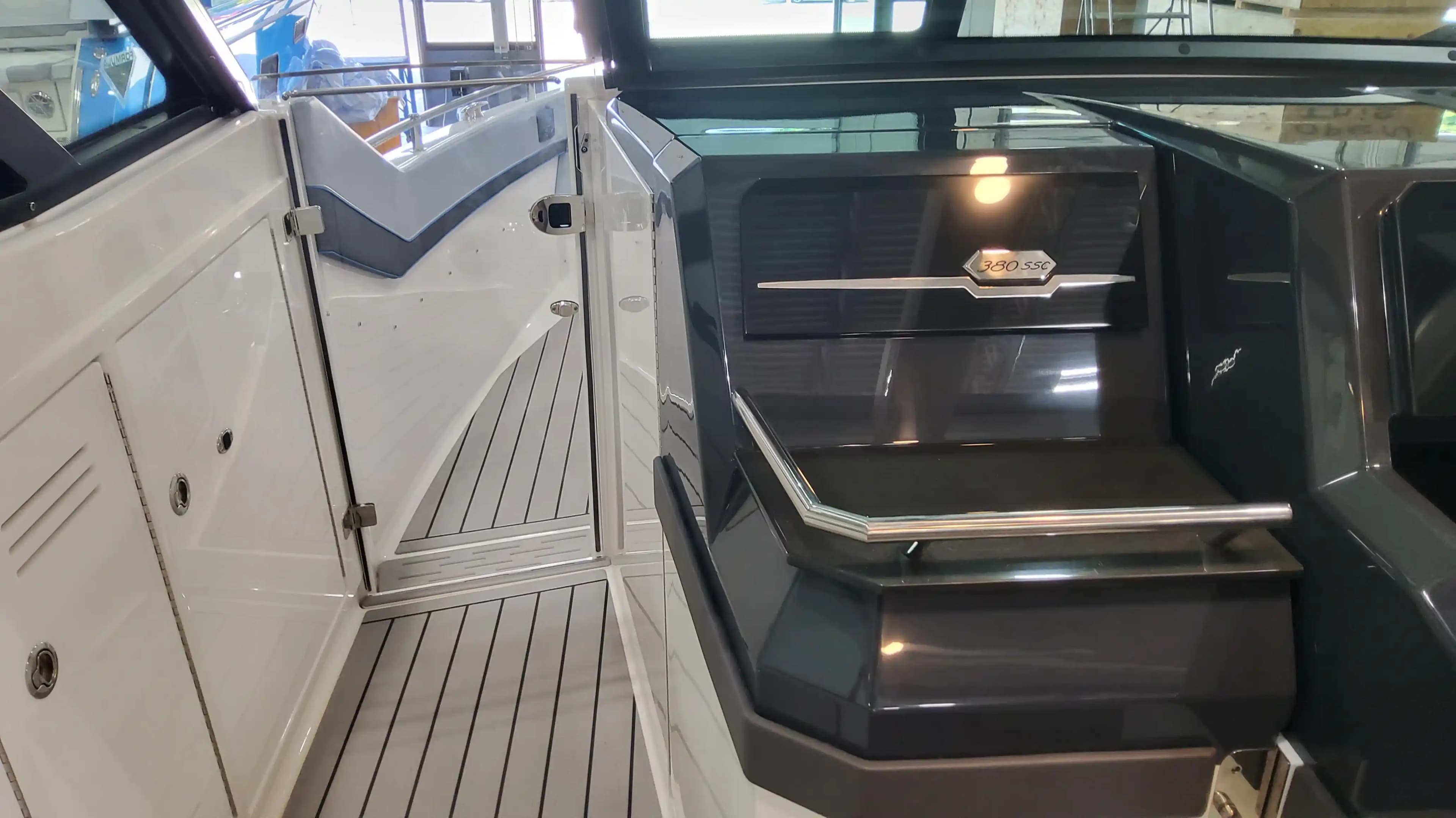 2025 Formula Boats 380 Super Sport Crossover for Sale in Norwalk, Connecticut Cruiser 1