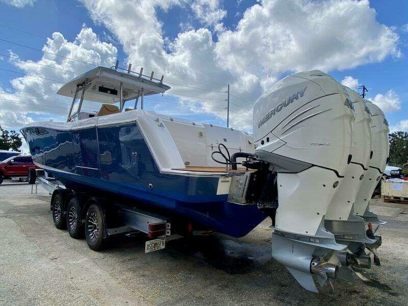 Fishing Raptor 390 Solarium For Sale