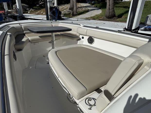 2020 Boston Whaler 330 Outrage for Sale in Coral Gables, Florida Center Console 2