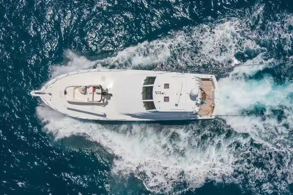 Hatteras 60' Enclosed Bridge in vendita