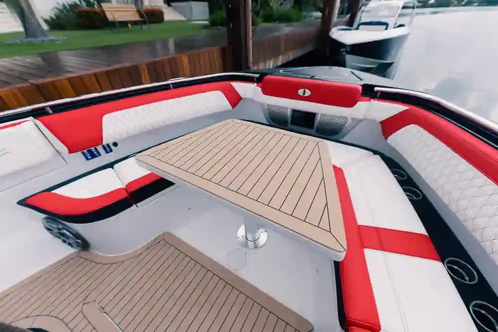 2025 Cigarette Racing 52' Thunder à vendre à Palm Beach Gardens, Florida Center Console 2