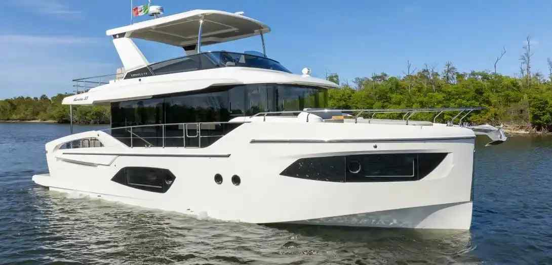 Yacht