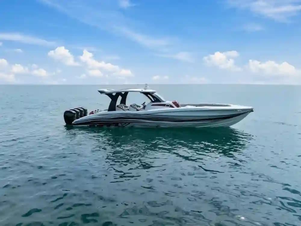 2017 MTI V-42 Verkauft in Fort Lauderdale, Florida Center Console 4