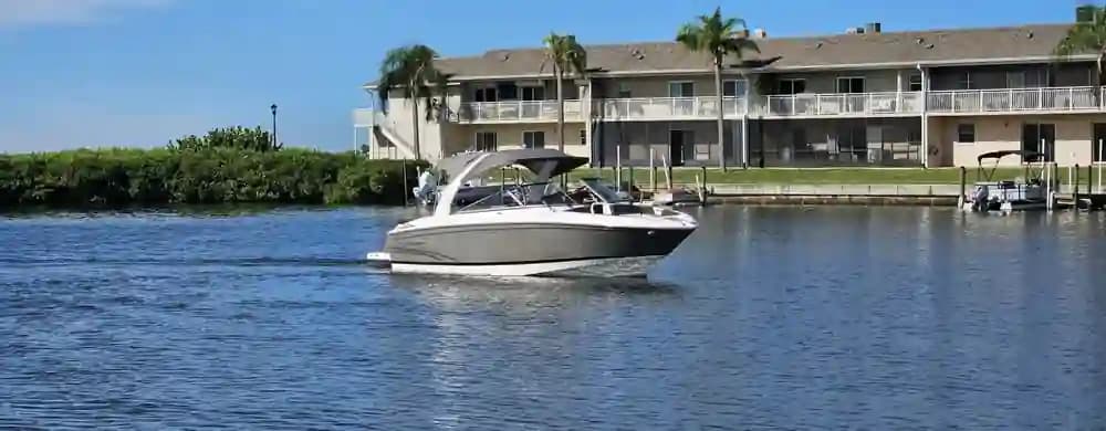 Regal 2700 Bowrider for Sale