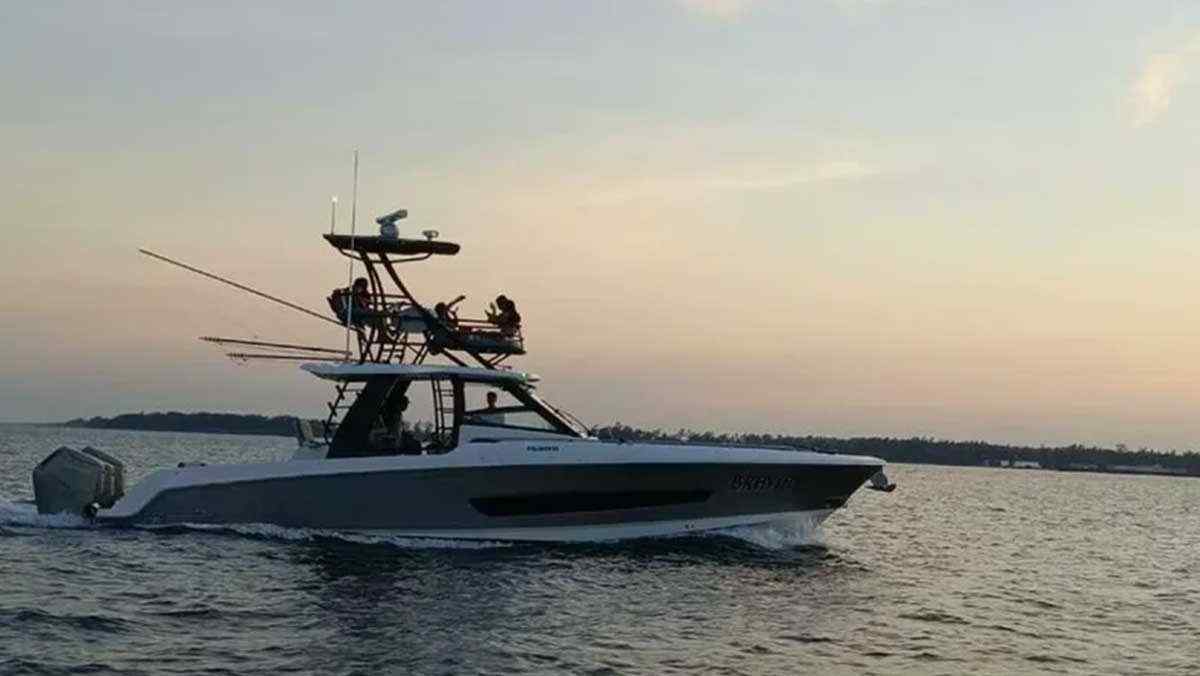 Yacht