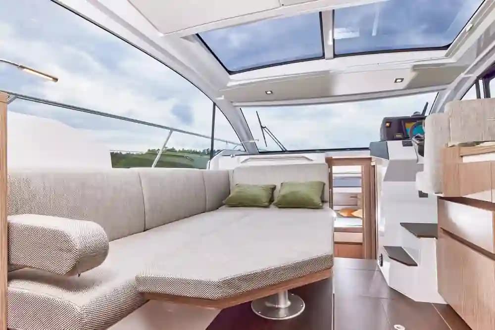 2026 SEALINE C335 for Sale in Greifswald, DE Motor Yacht 5