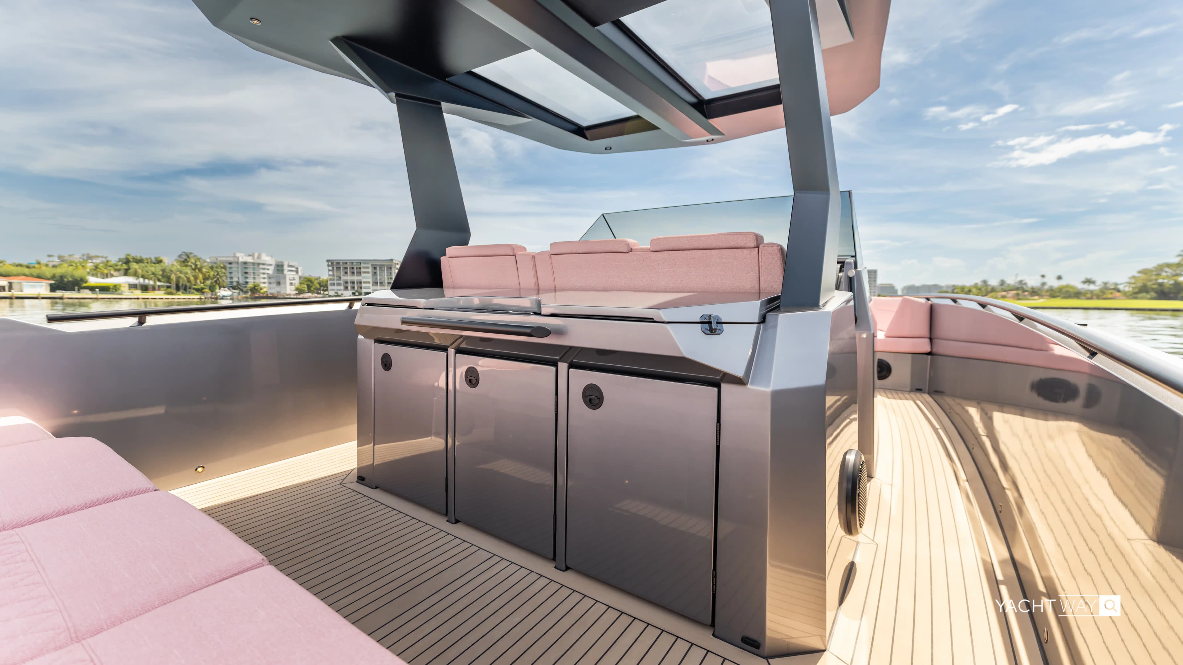 2026 Vanquish Yachts VQ40 Sports Line Outboard à vendre à Miami, Florida Cruiser 5