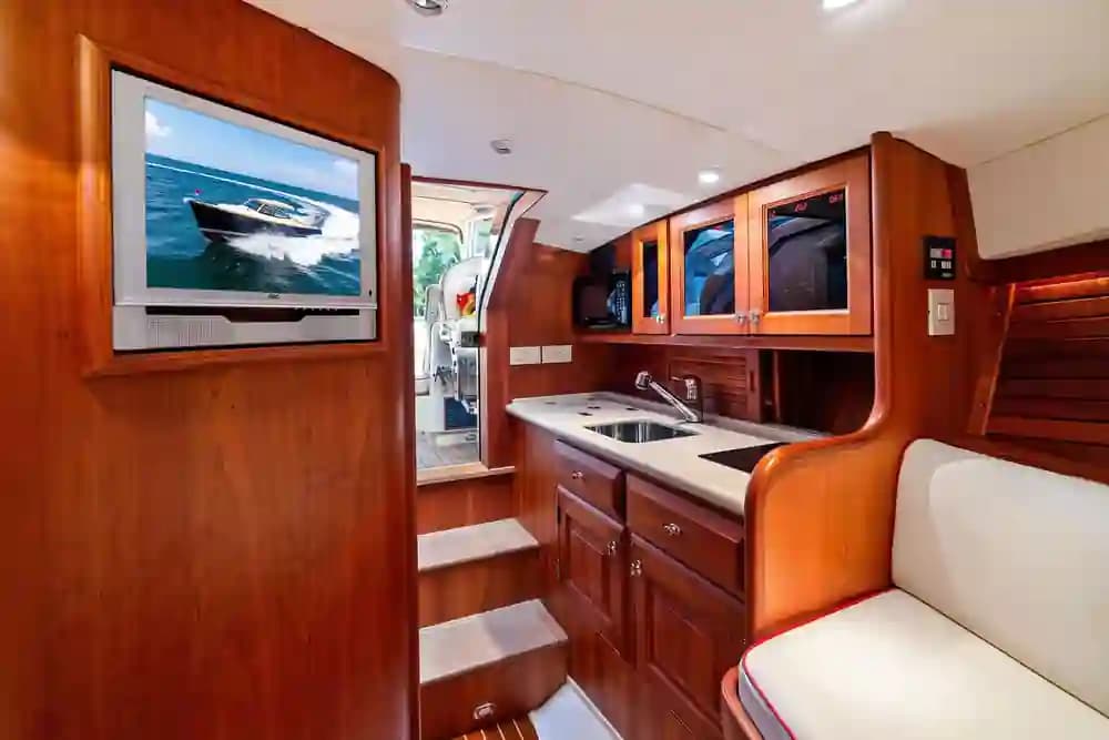 2008 Hinckley Yachts Talaria 38R Convertible à vendre à Fort Lauderdale, Florida Runabout 2