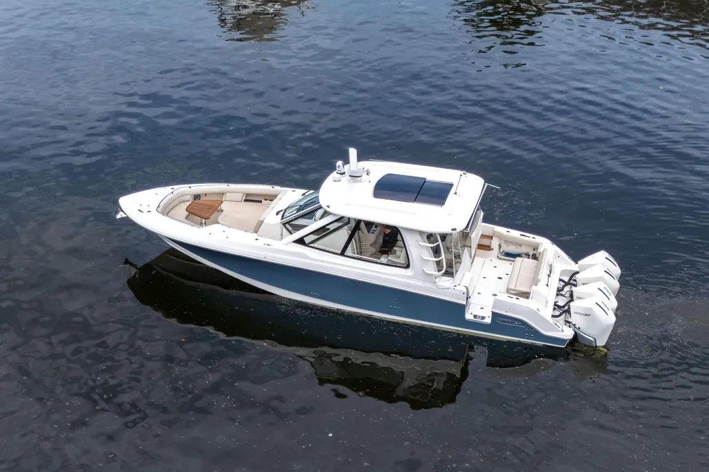 Boston Whaler 380 Realm in vendita