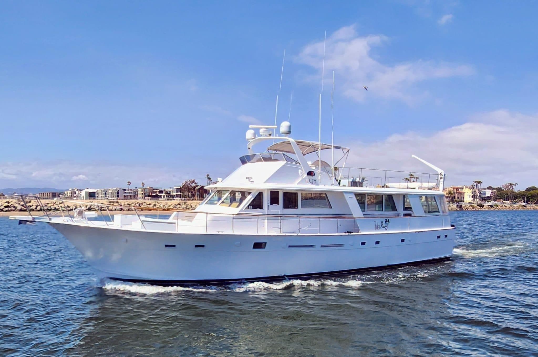 Hatteras 70 Extended Deckhouse For Sale