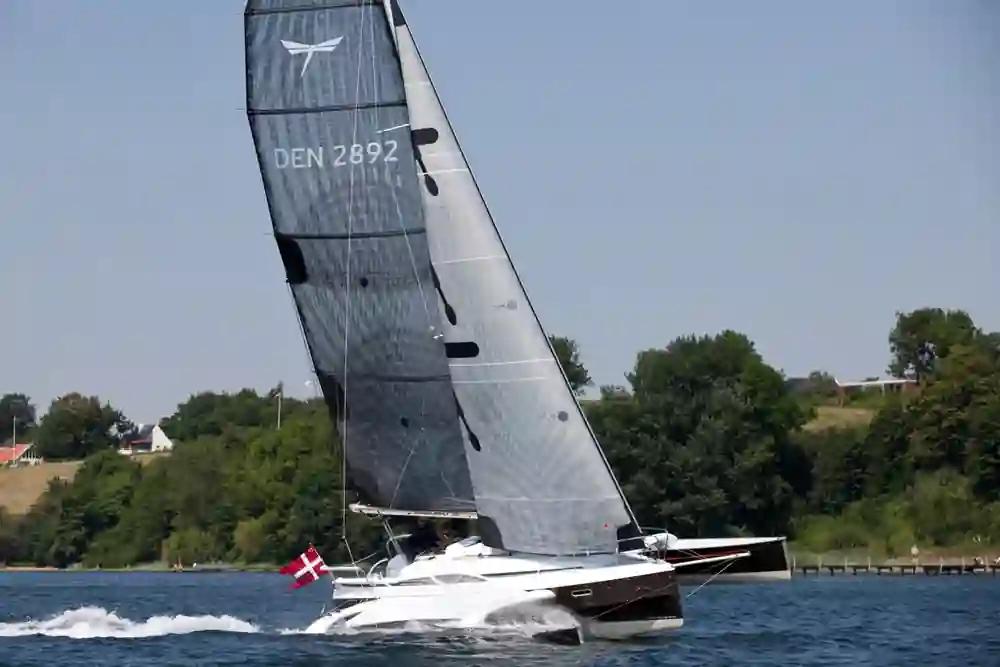 Dragonfly Trimarans 28 For Sale