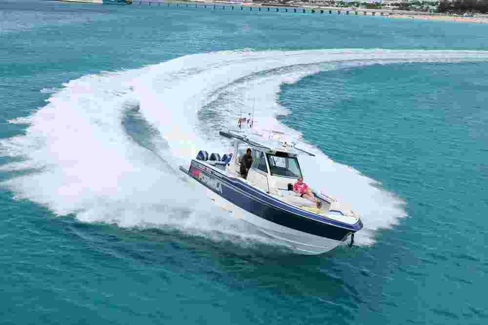 2025 Formula Boats 387 Center Console Fish