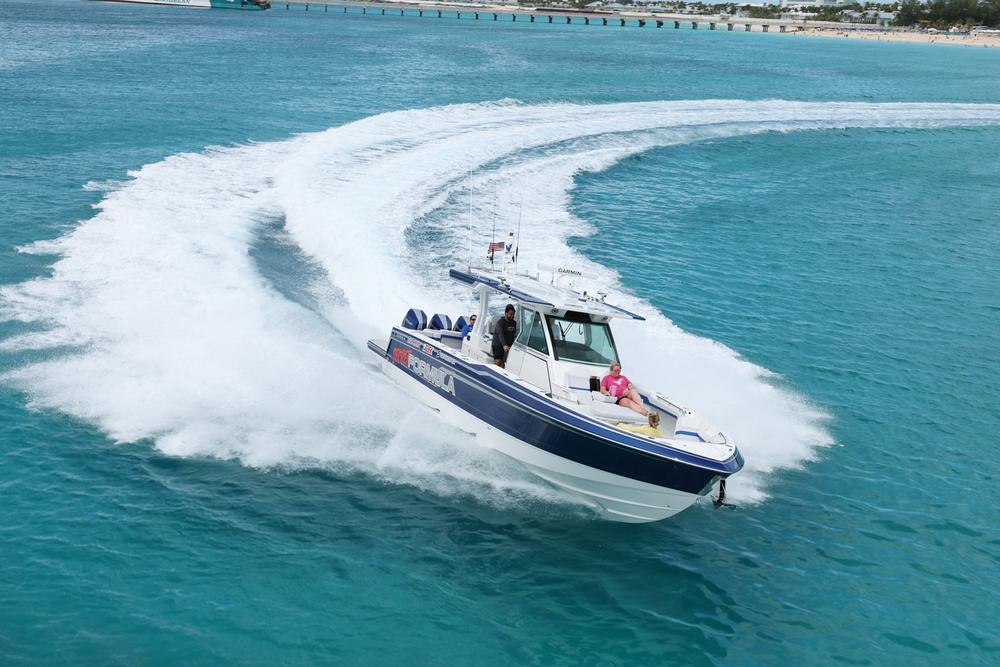 2025 Formula Boats 387 Center Console Fish