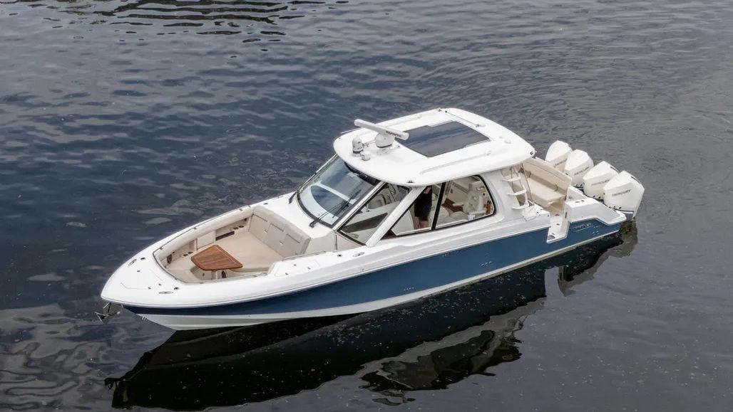 Boston Whaler 380 Realm in vendita