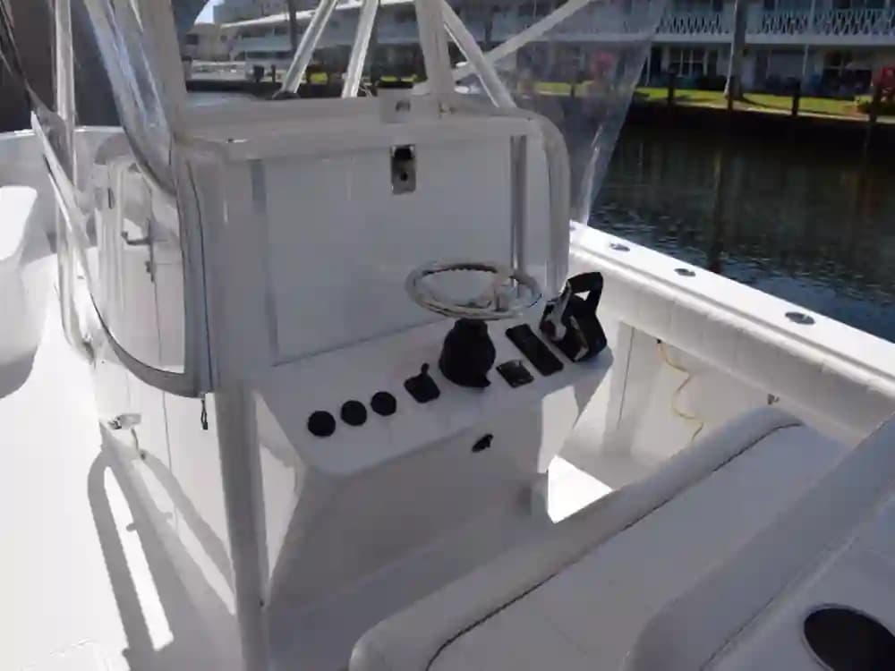 2016 Bahama 41 te koop in Stuart, Florida Center Console 2