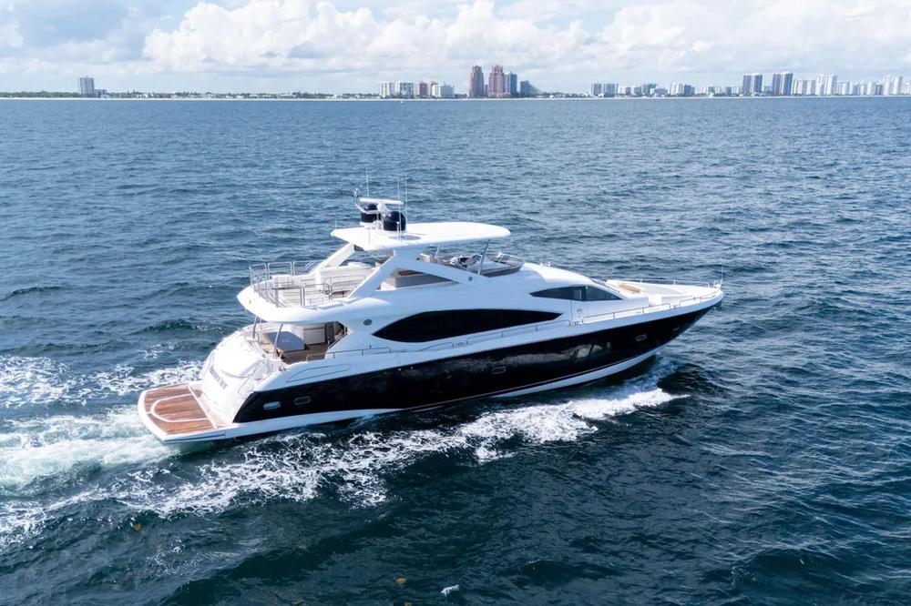 2012 Sunseeker 88 Yacht