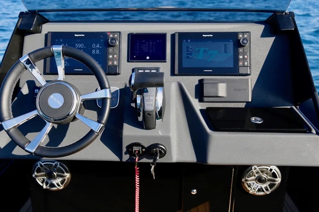2025 Technohull GT7 Sold in Sag Harbor, New York Center Console 3