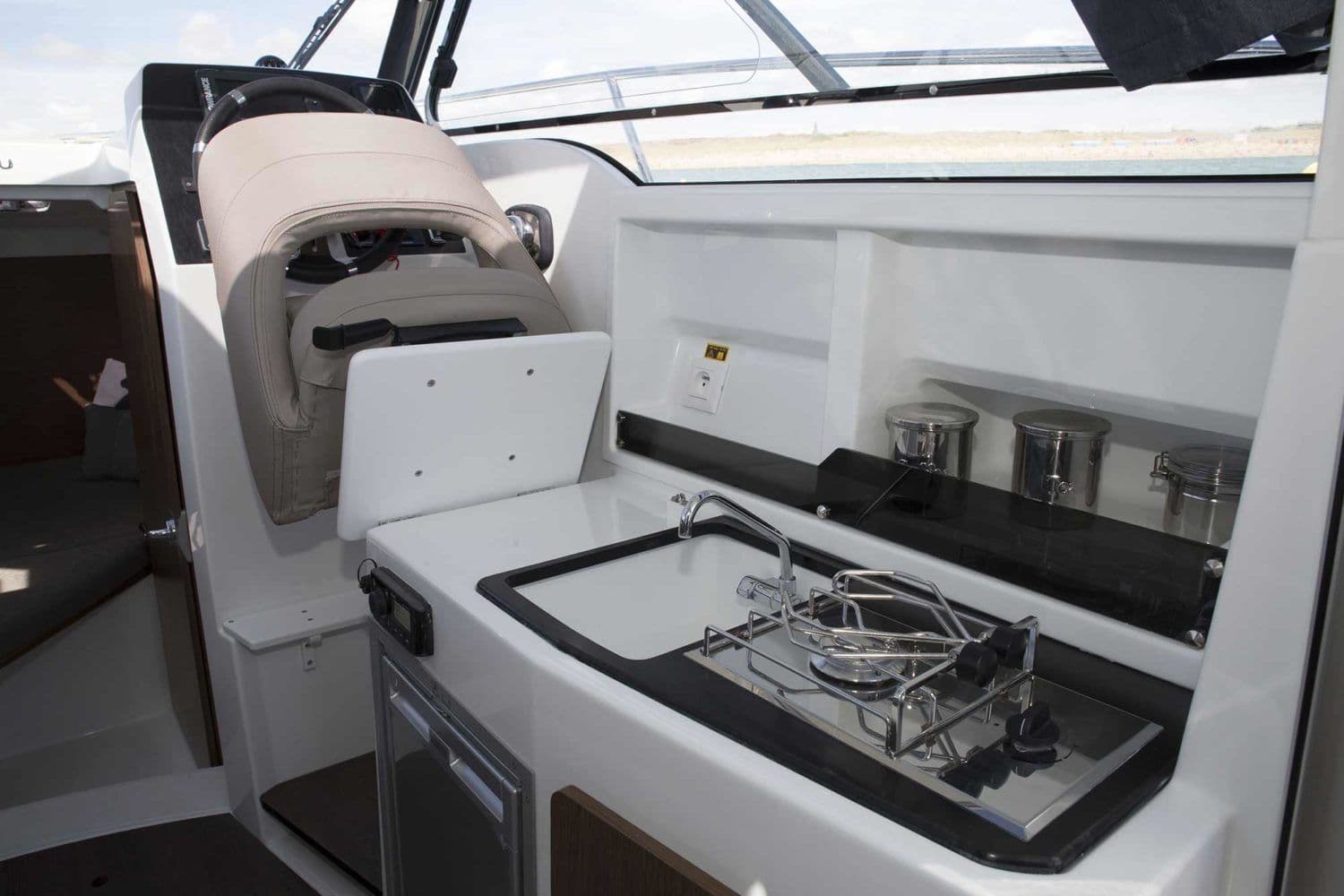2026 Beneteau Antares 7 à vendre à Dartmouth, Massachusetts Center Console 3
