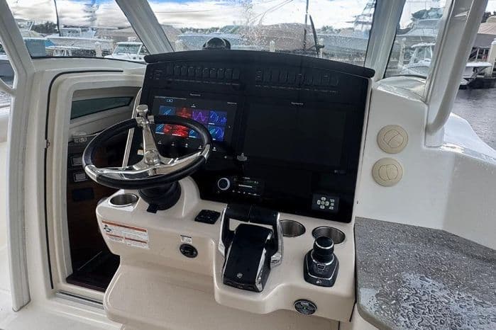 2022 Boston Whaler 350 Realm for Sale in Coral Gables, Florida Bowrider 1