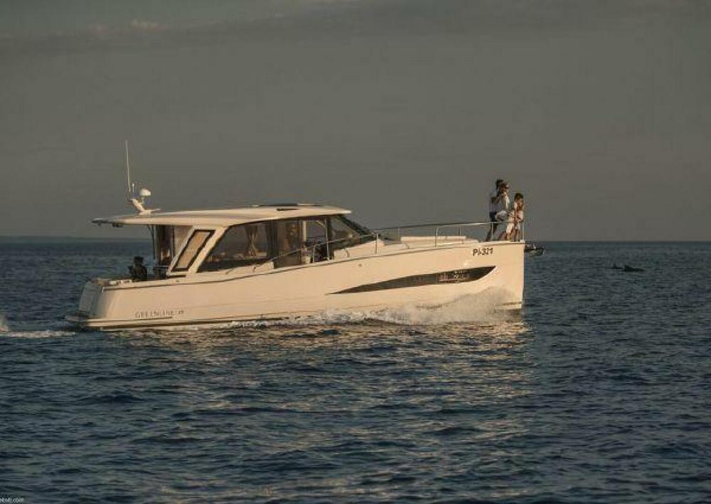 2025 Greenline Yachts 39