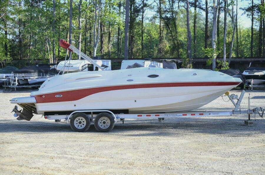 2005 Chaparral Sunseta 252