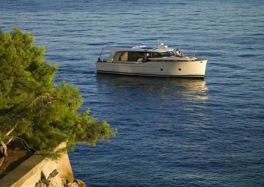 Greenline Yachts 40 Hybrid for Sale