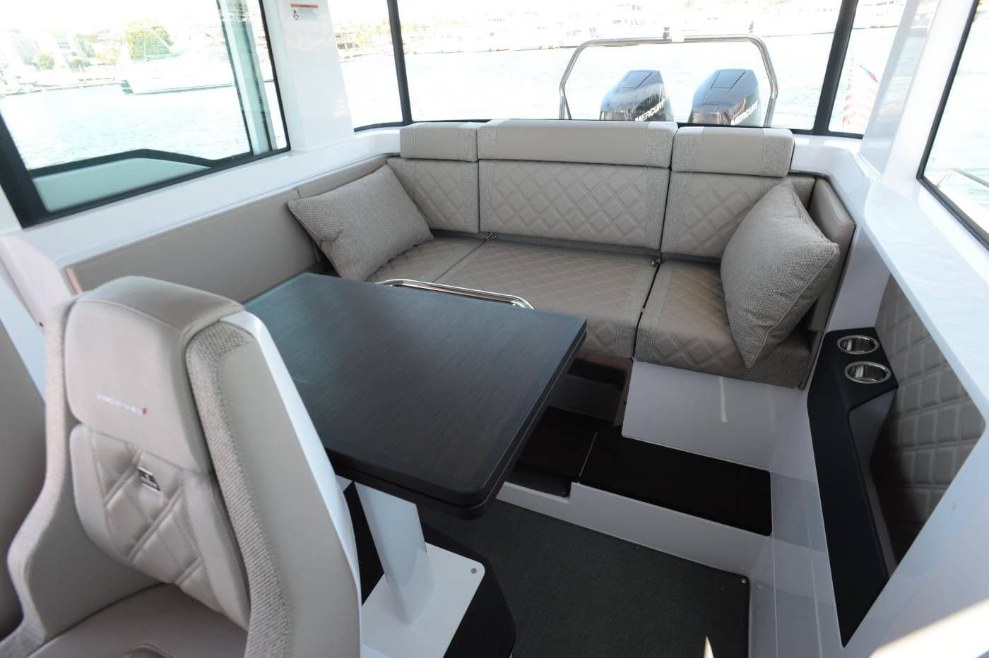 Axopar 37 XC Cross Cabin te koop