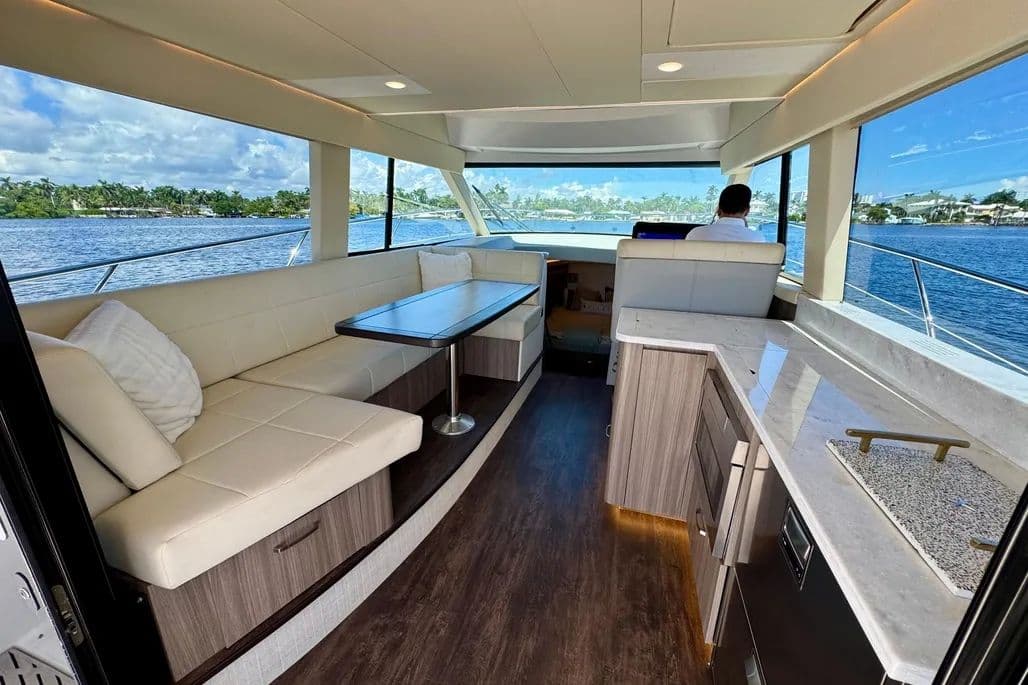 2022 Regal 42 XO zum Verkauf in Hollywood, Florida Motor Yacht 1