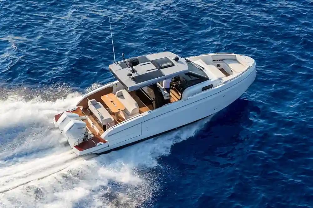 2026 Beneteau Gran Turismo 35 for Sale in Fort Lauderdale, Florida Express Cruiser 4