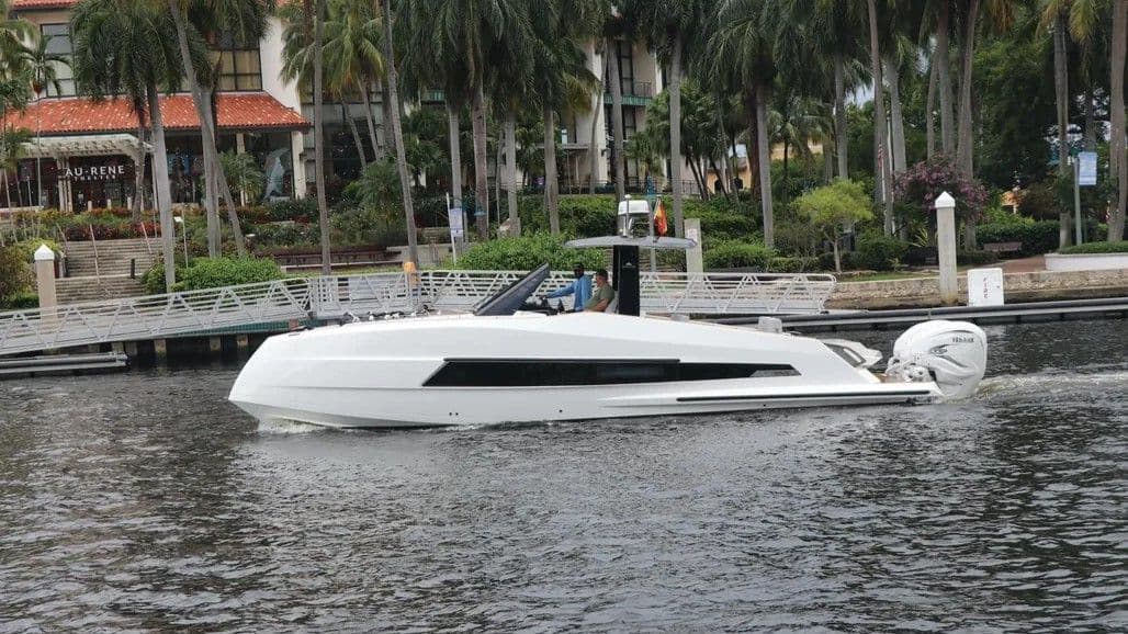 Astondoa 377 Coupe Outboard for Sale