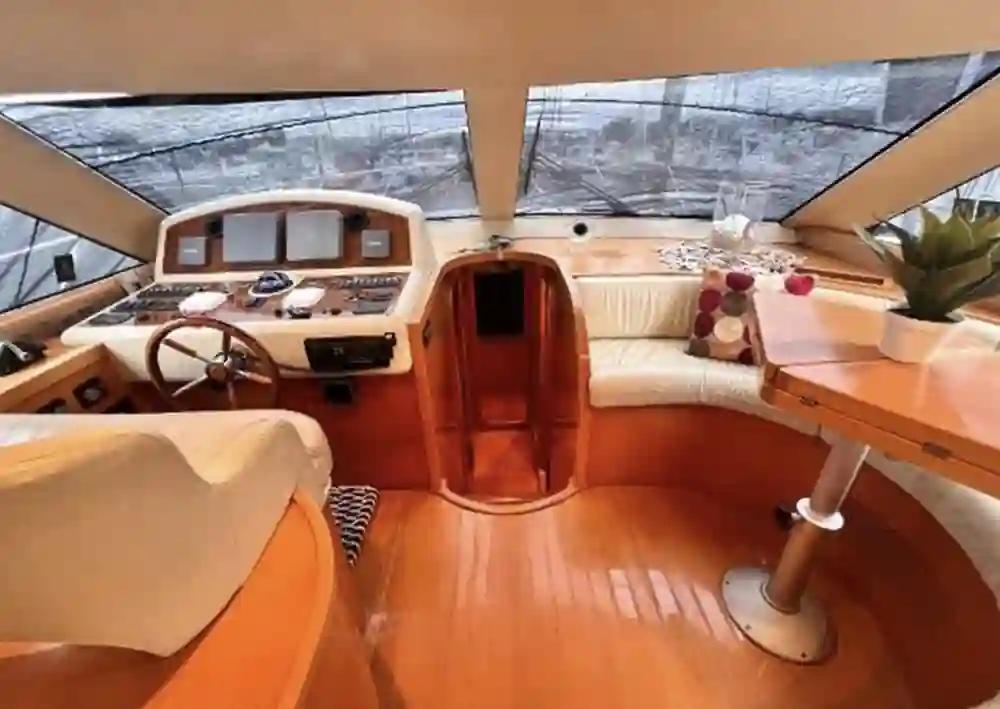 Uniesse Flybridge 48 zum Verkauf