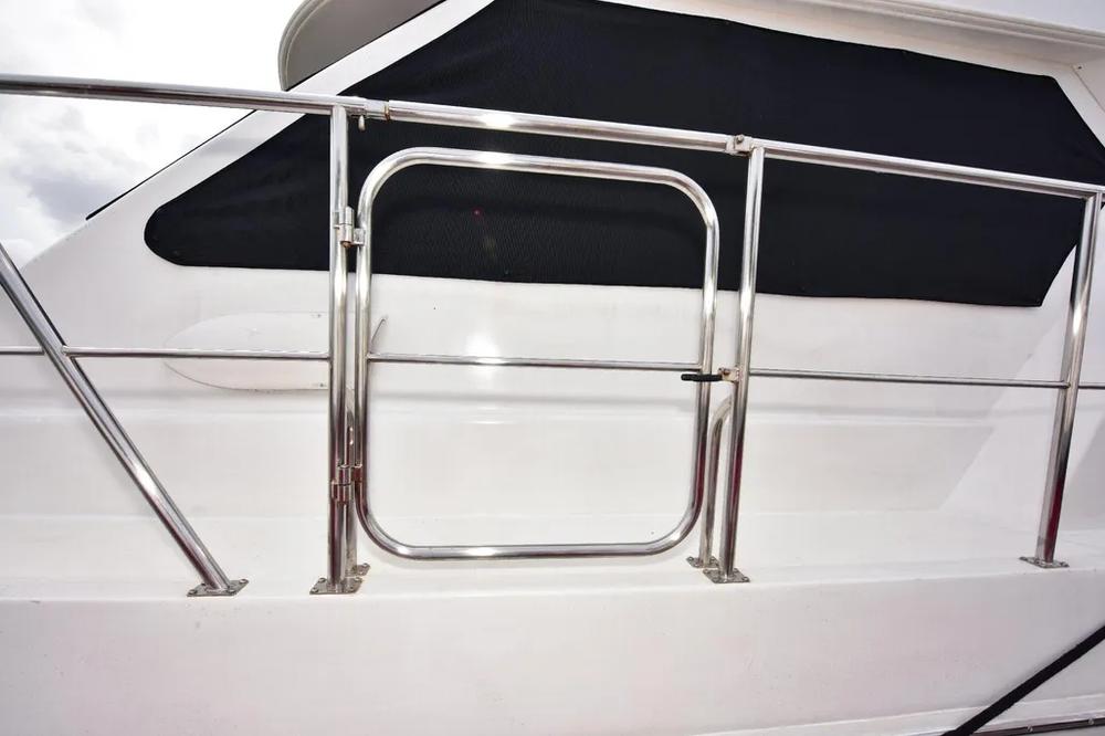 2004 Navigator 57 Rival