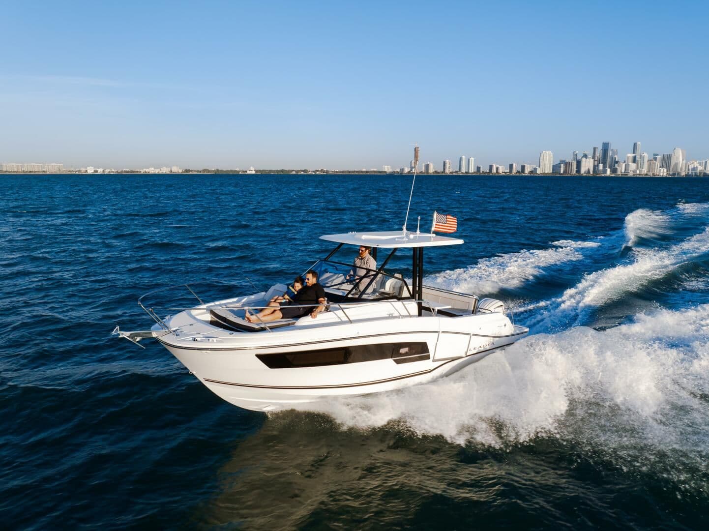 2024 Jeanneau Leader 9.0 WA S2 for Sale in Fort Lauderdale, Florida Walk-around Boats 3