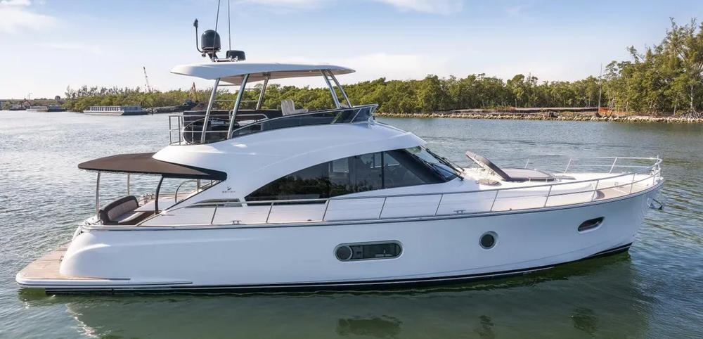 2025 Riviera Belize 54 Daybridge
