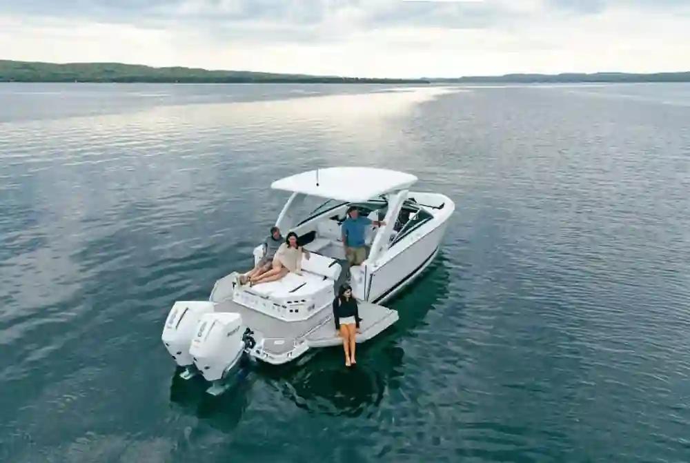 Four Winns H9 OB For Sale