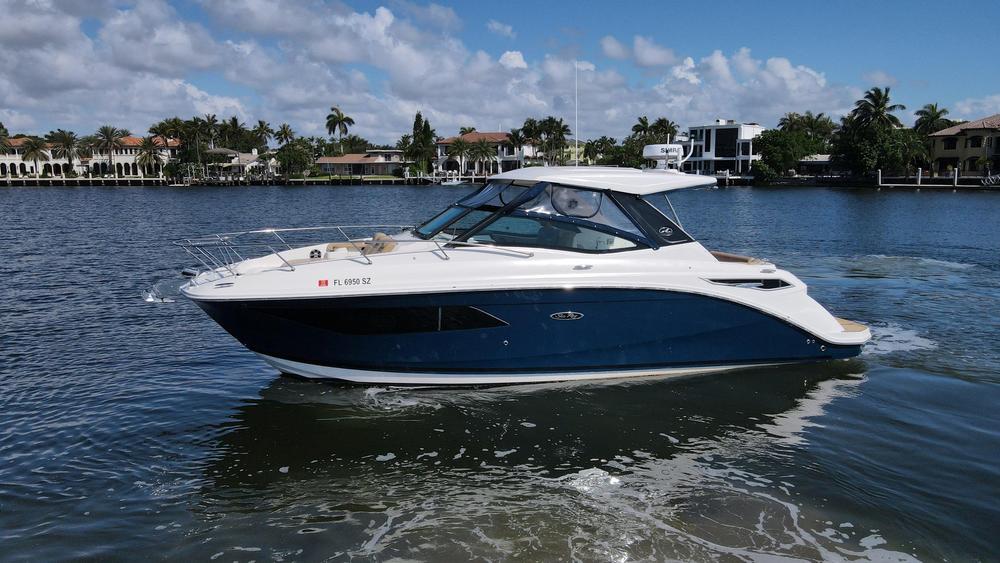 2021-sea-ray-320-sundancer-power-9308516-20240513063952782-1_XLARGE_1.jpg