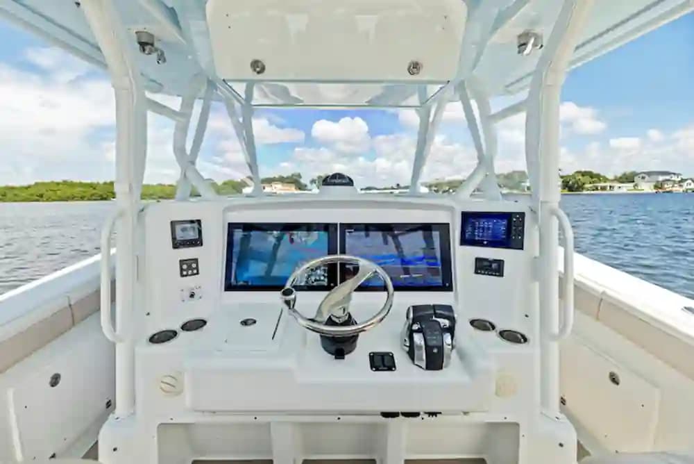 2015 Yellowfin 42 Offshore in vendita a Pompano Beach, Florida Center Console 5