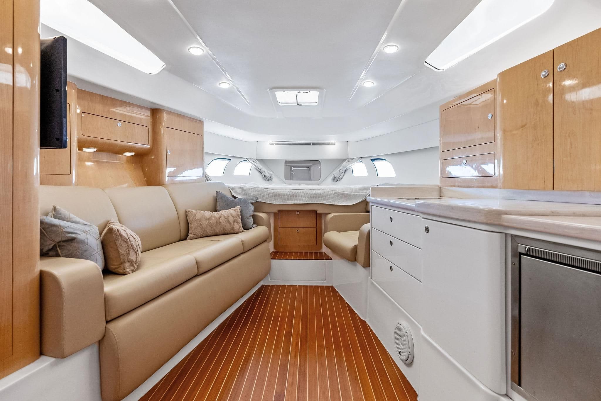 2018 Intrepid Powerboats 430 Sport Yacht for Sale in Coral Gables, Florida Sport Cruiser 5